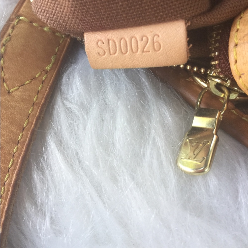 LouisVuitton Monogram Batignolles Vertical SOLD - Picture 7 of 8